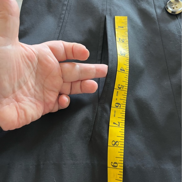 Gallery Womens Snall Black Hooded Button Down RainCoat - Picture 8 of 16